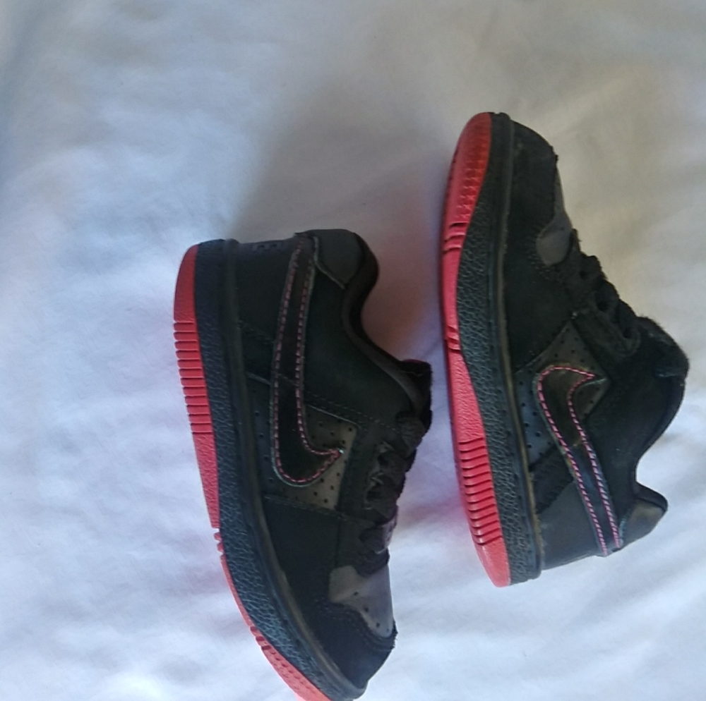 Nike delta force sz 6.5 infants